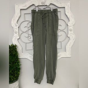 Cloth & Stone Olive Utility Joggers Size Small